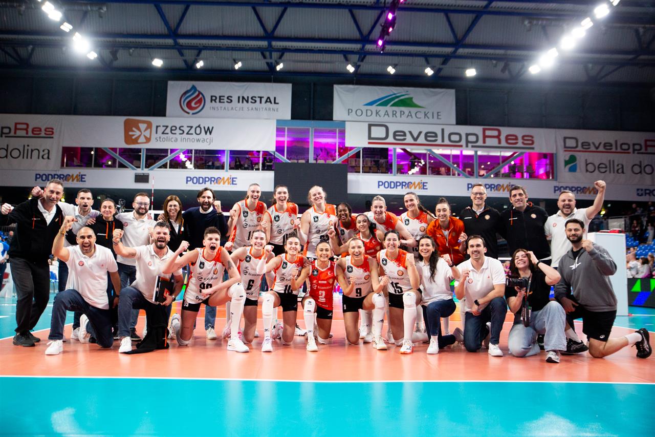 Dilay Özdemir'li Eczacıbaşı, Şampiyonlar Ligi Final Four'da